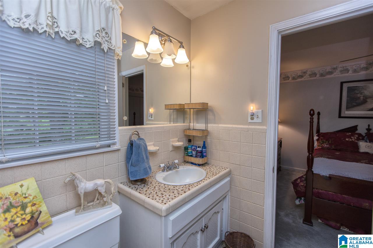 712 South Sanders Road Birmingham, AL 35226 - Photo 22 of 43