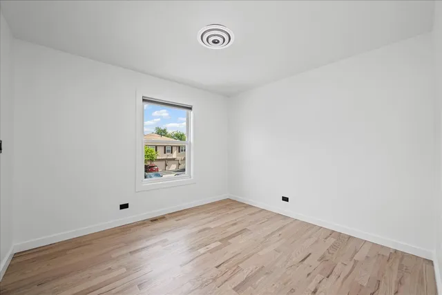 $330,000 | 336 Westwood Court, Unit 336, Vernon Hills, IL 60061