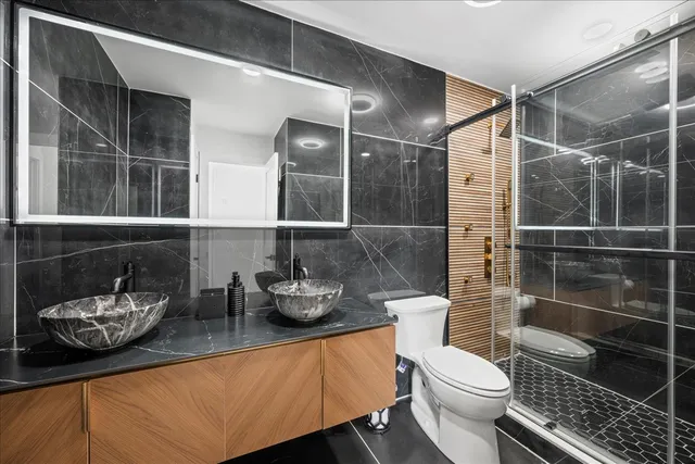 $330,000 | 336 Westwood Court, Unit 336, Vernon Hills, IL 60061