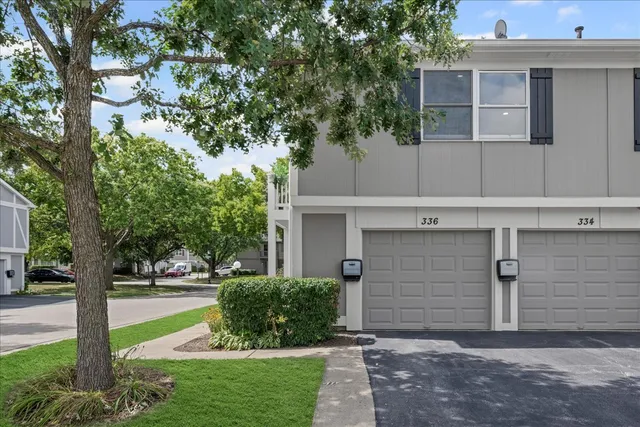 $330,000 | 336 Westwood Court, Unit 336, Vernon Hills, IL 60061