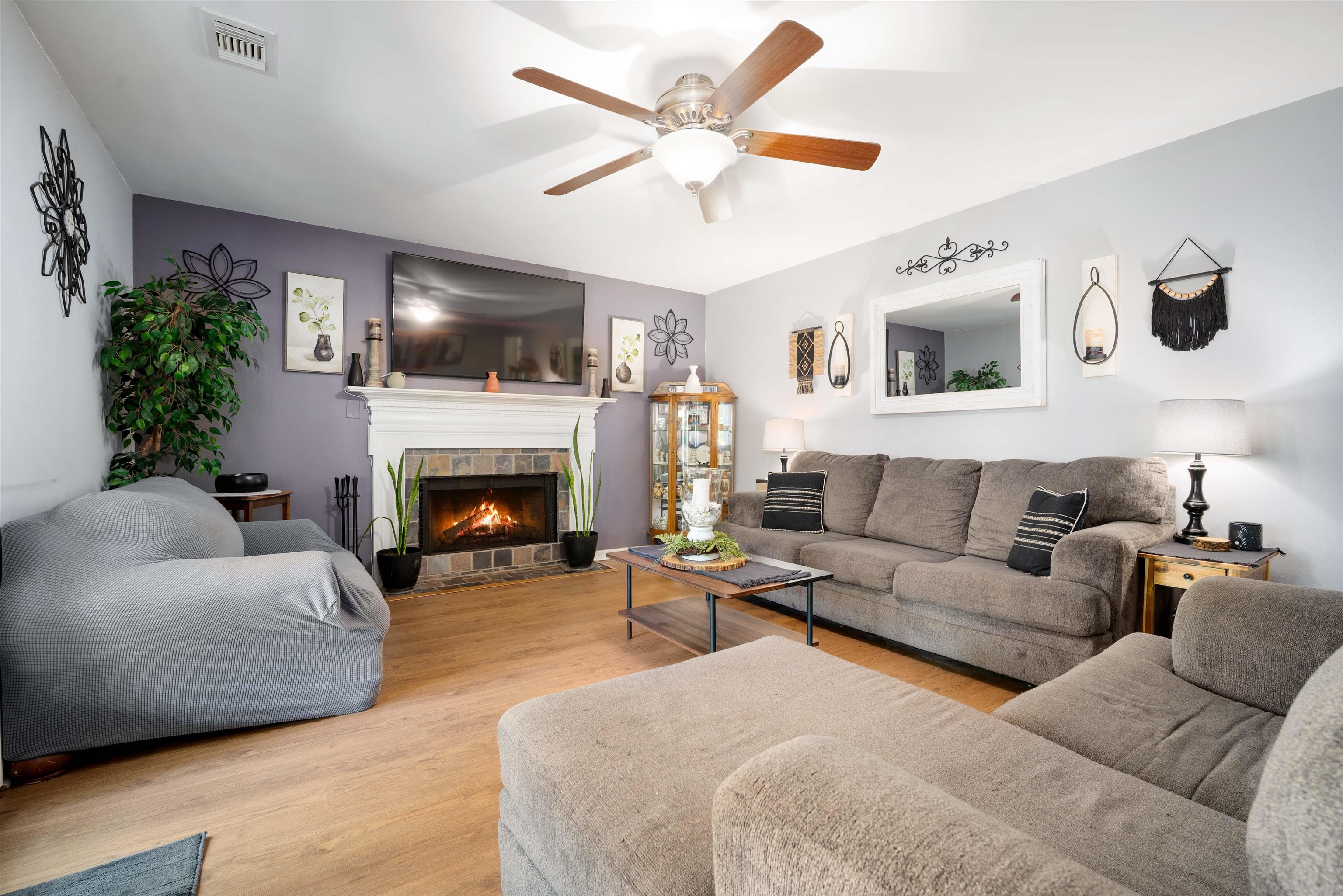 110 Lakeview Loop Daphne, AL 36526 - Photo 6 of 40 Living Room
