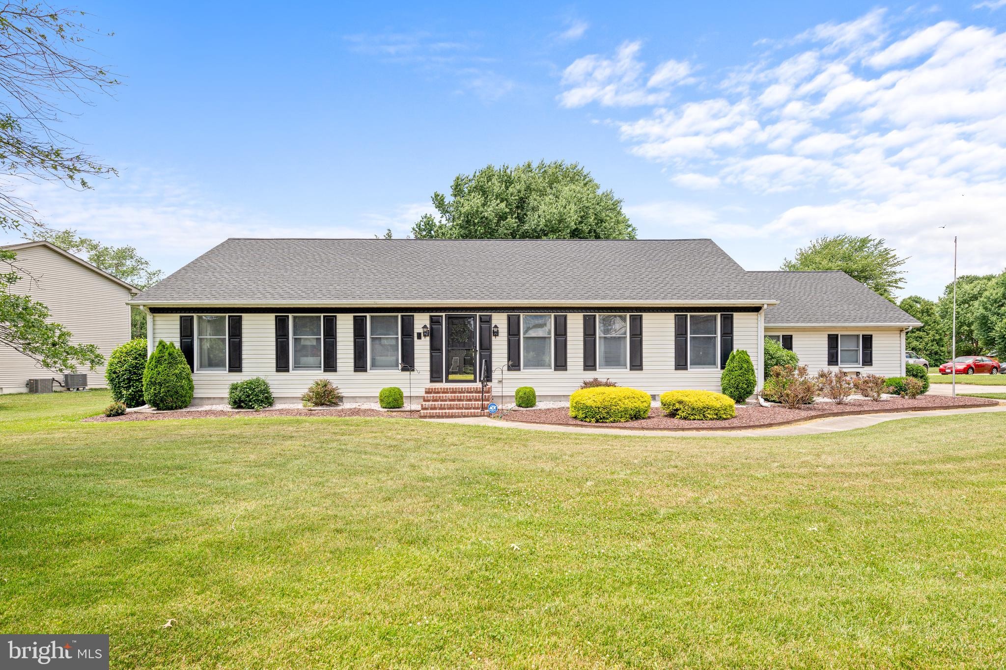 12 Inner Circle Dover, DE 19904 - Photo 2 of 31