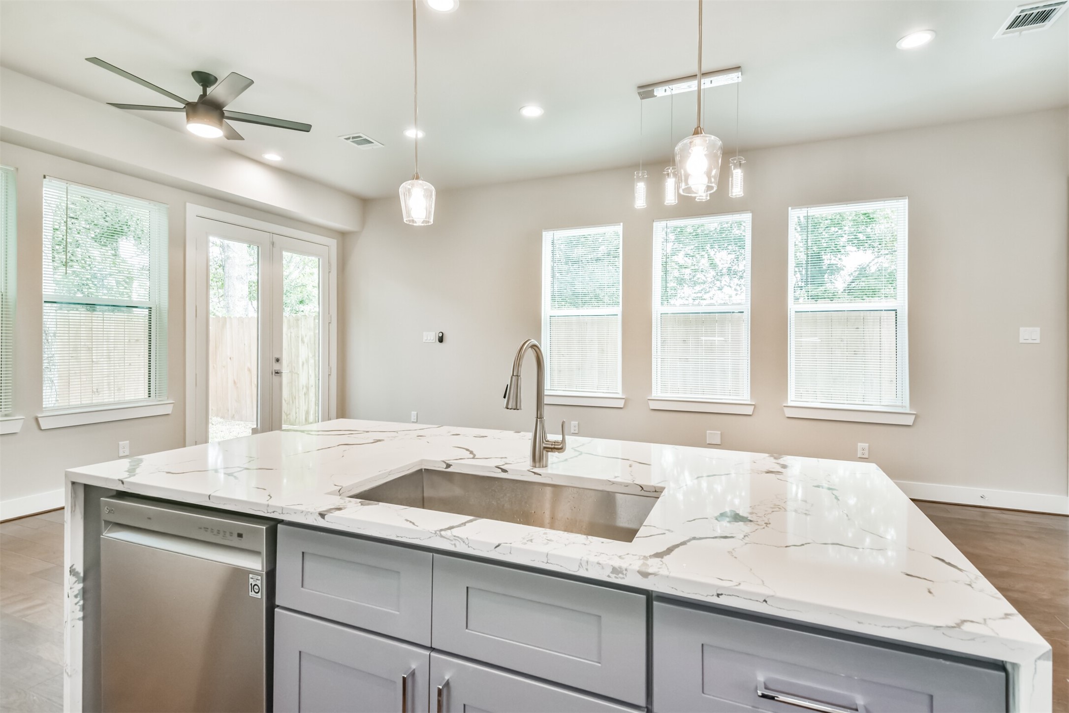 810 Mansfield Street Houston, TX 77091 - Photo 21 of 47