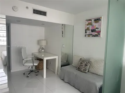 $3,400 | 100 Lincoln Road, Unit 835, Miami Beach, FL 33139