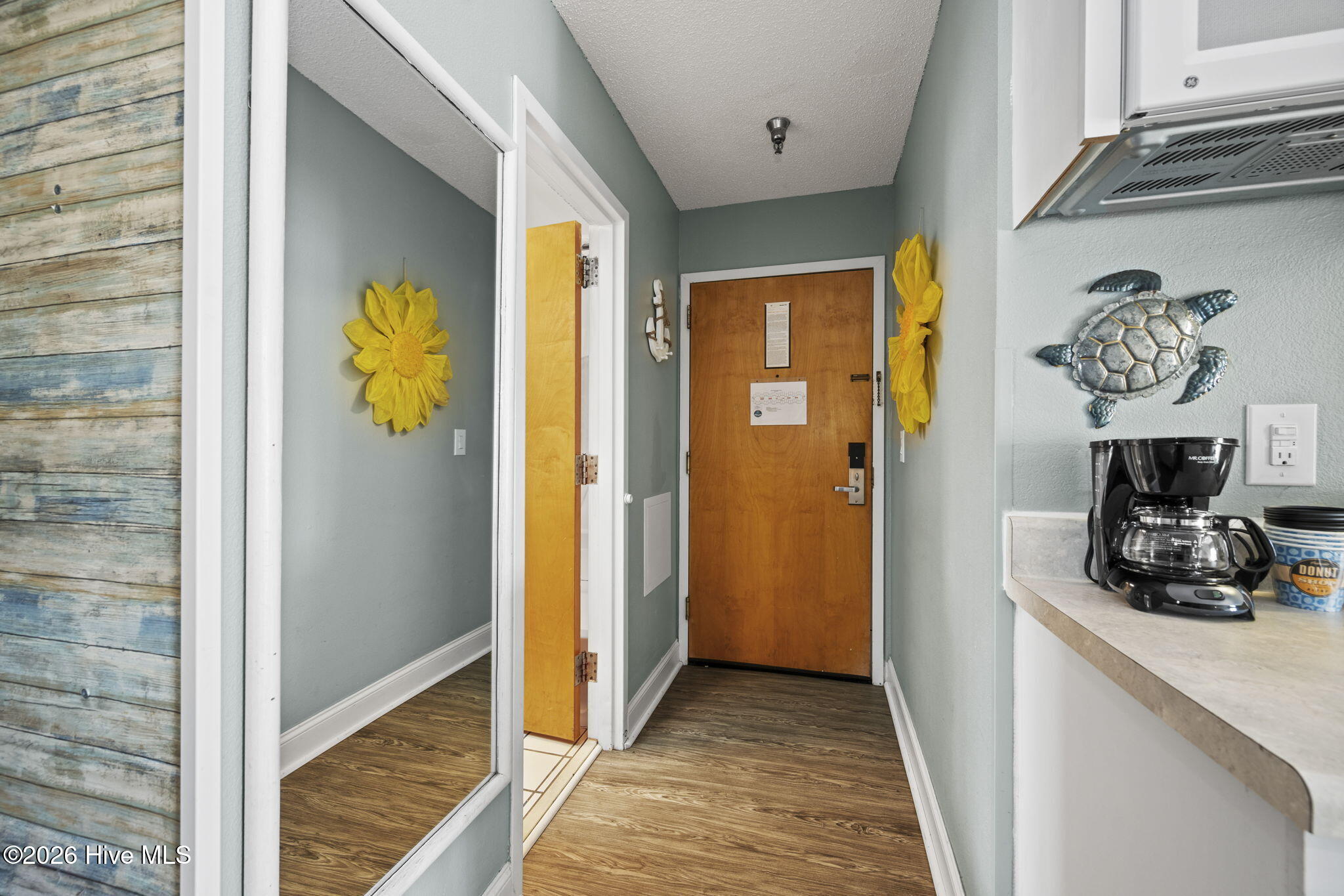 602 West Fort Macon Road, Unit 233 Atlantic Beach, NC 28512 - Photo 6 of 33 5-web-or-mls-PalmSuites-233-3-9-26-005