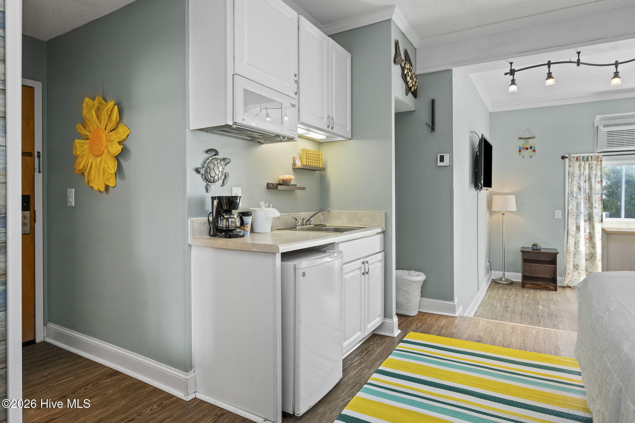 602 West Fort Macon Road, Unit 233 Atlantic Beach, NC 28512 - Photo 7 of 33 6-web-or-mls-PalmSuites-233-3-9-26-006