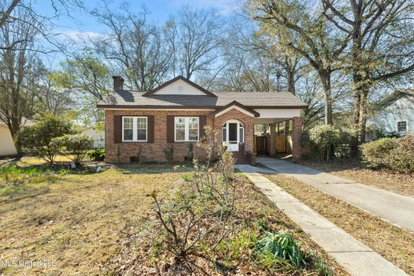 $247,500 | 402 8th Avenue, Hattiesburg, MS 39401