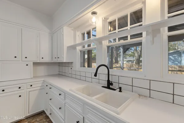 $247,500 | 402 8th Avenue, Hattiesburg, MS 39401