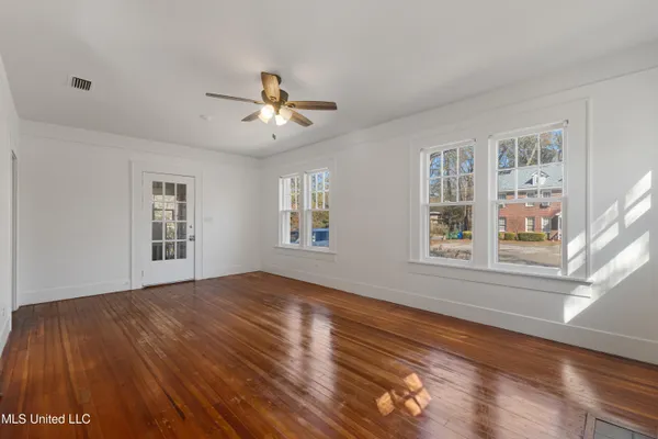 $247,500 | 402 8th Avenue, Hattiesburg, MS 39401
