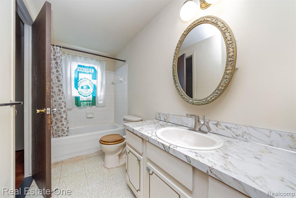 24556 Park Ridge Court Novi, MI 48375 - Photo 24 of 34