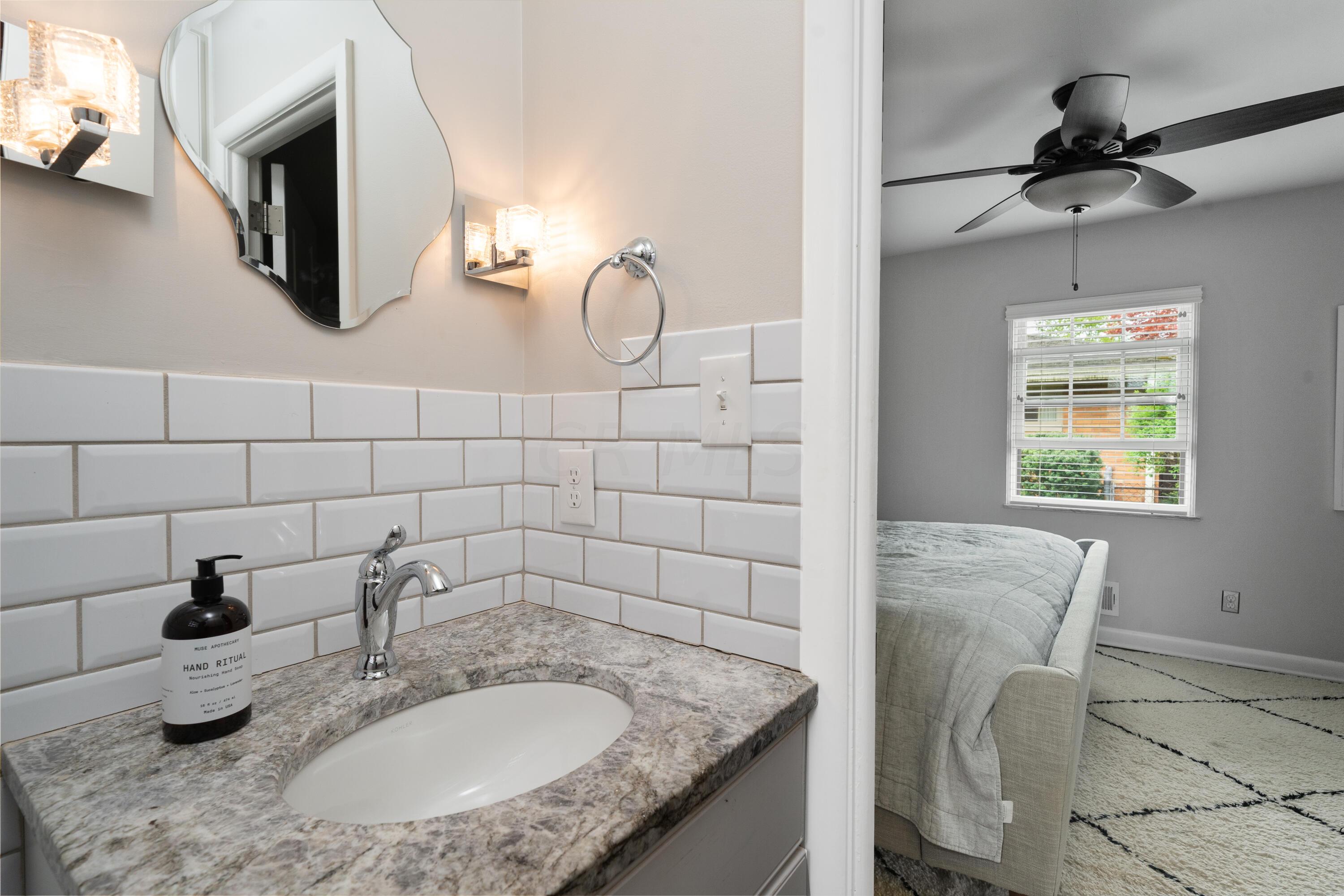 3109 Edgefield Road Columbus, OH 43221 - Photo 18 of 35 Owner's Bath