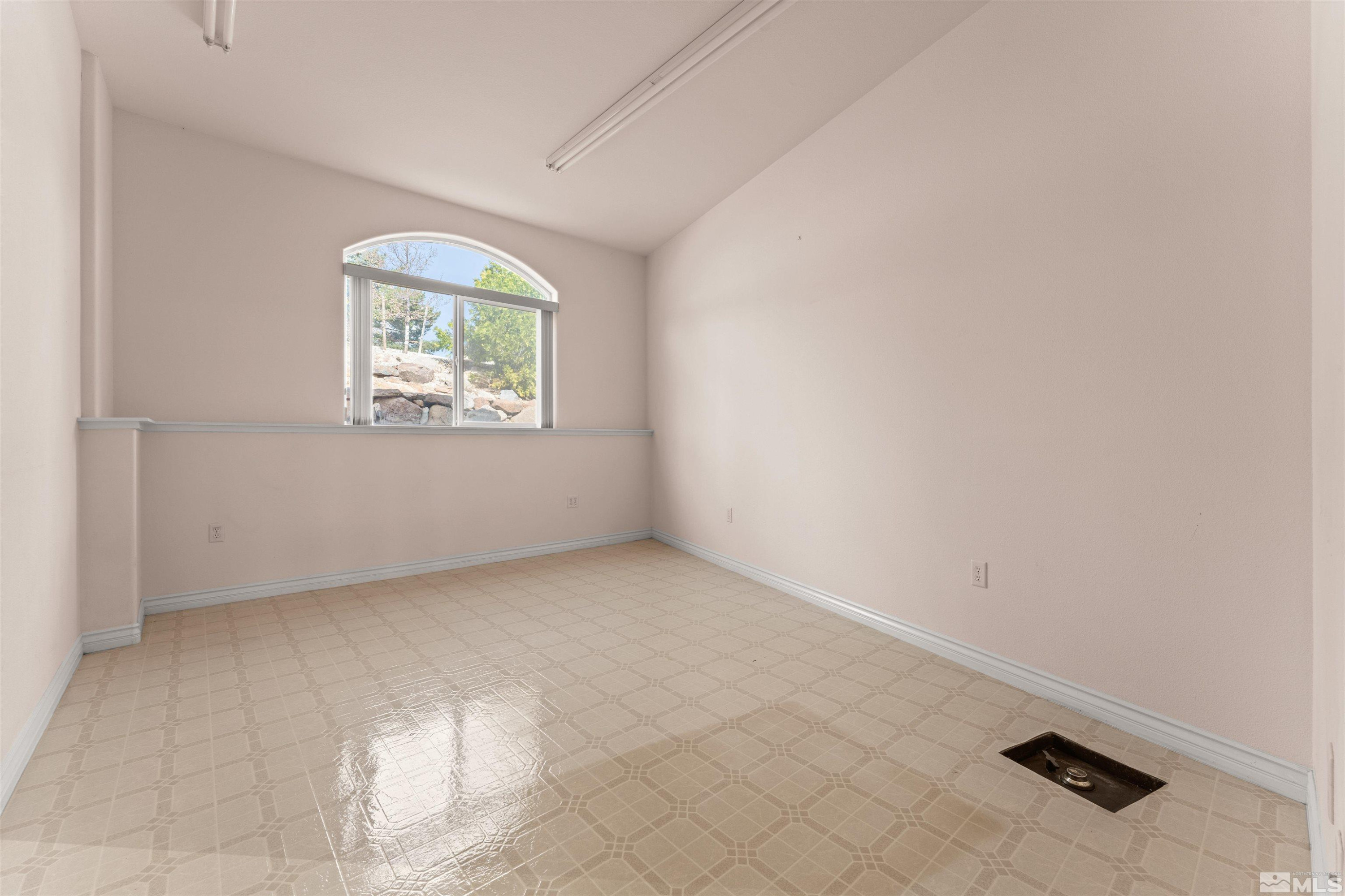 10133 Indian Ridge Drive Reno, NV 89511 - Photo 18 of 27 Photo 18