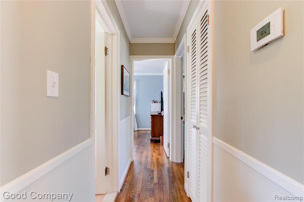 1859 Oxford Road Grosse Pointe Woods, MI 48236 - Photo 17 of 47