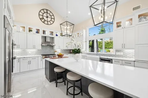 $3,225,000 | 55 Deer Run, Watchung, NJ 07069