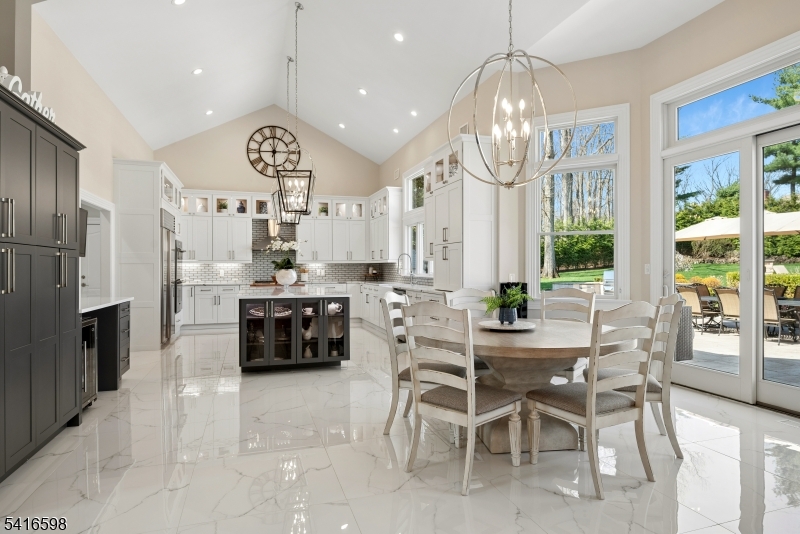 55 Deer Run Watchung, NJ 07069 - Photo 9 of 48