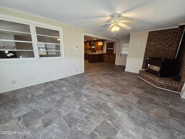 $1,600 | 1300 West Ragsdale Road, Greenville, NC 27858