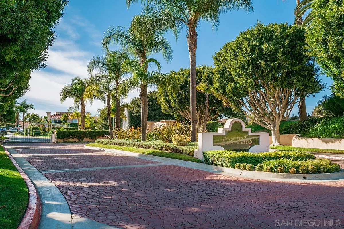 12071 Caminito Corriente San Diego, CA 92128 - Photo 43 of 51 a view of a basketball court