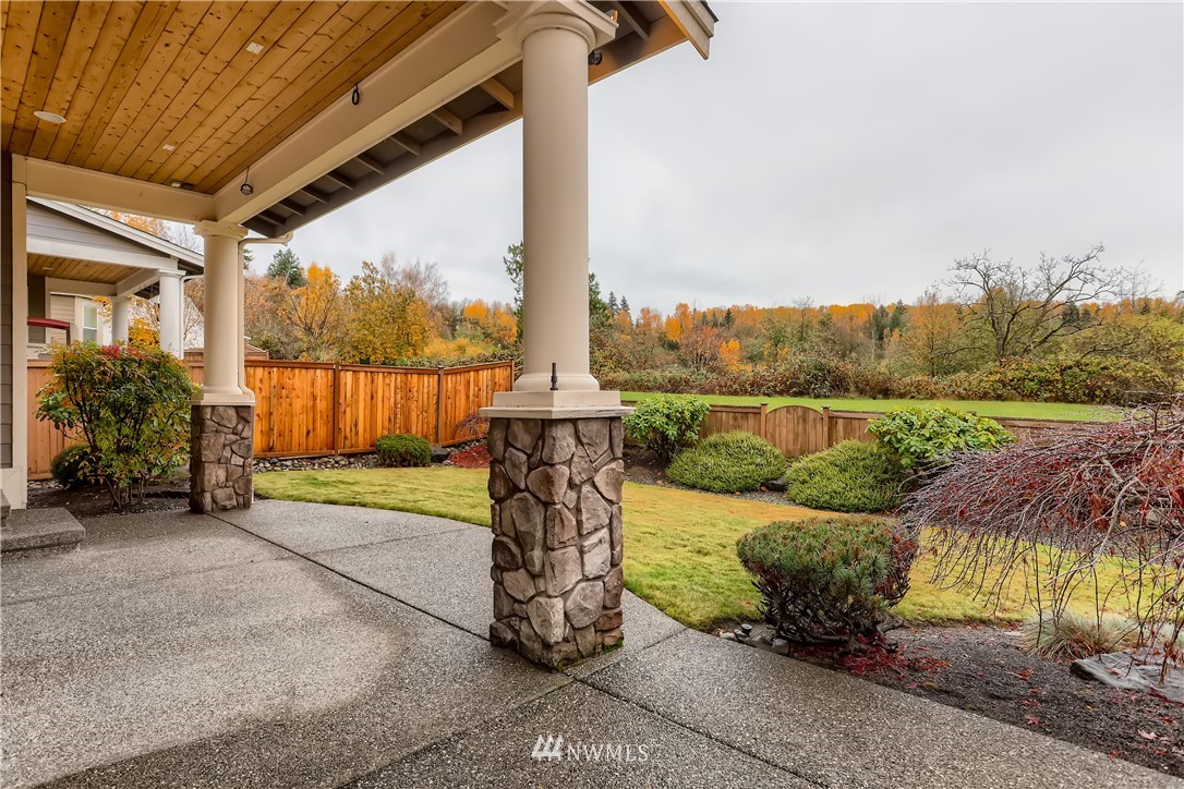 905 South 38th Court Renton, WA 98055 - Photo 31 of 33 a garden view with a seating space