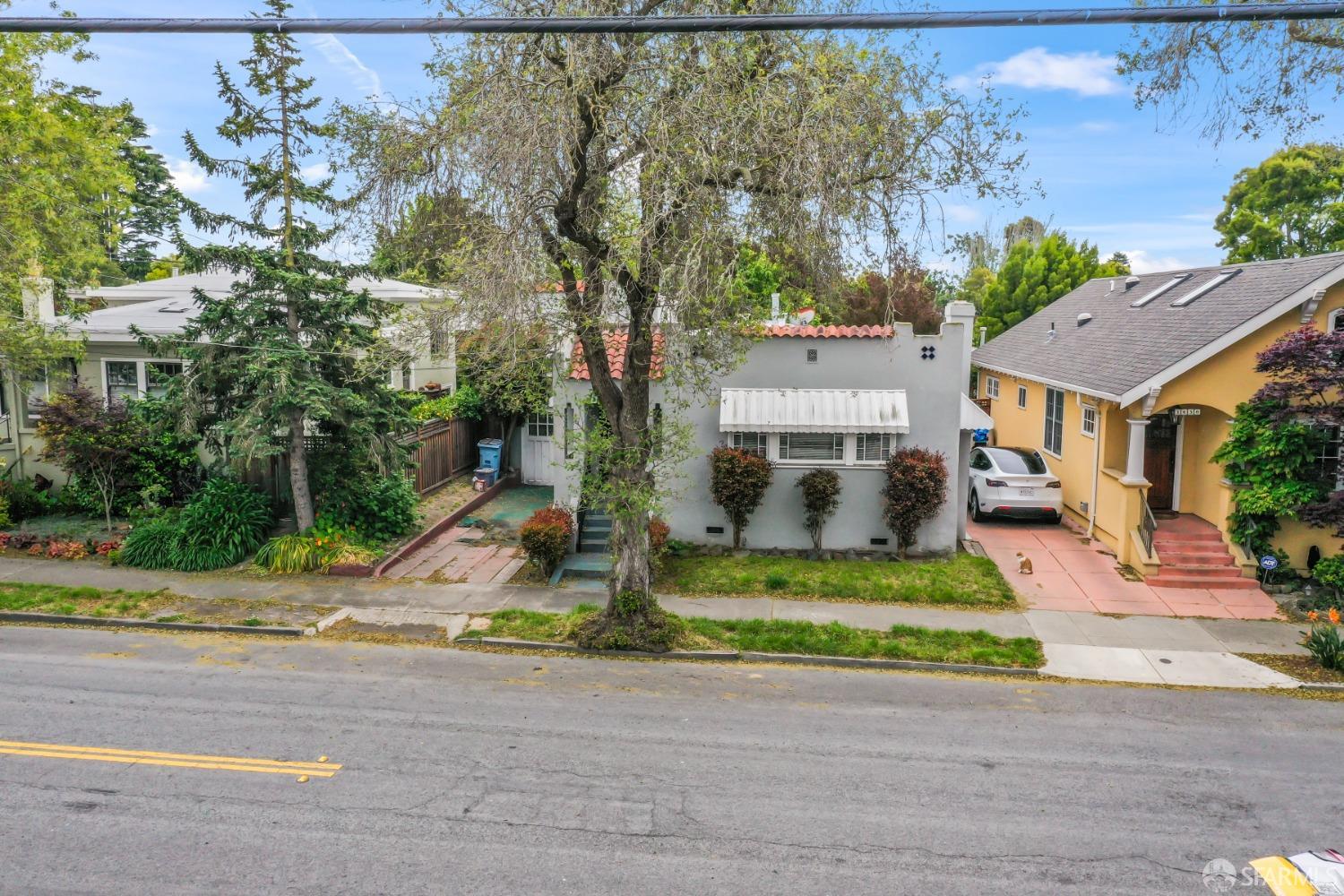 1646 Parker Street Berkeley, CA 94703 - Photo 28 of 33 front view of house with a street