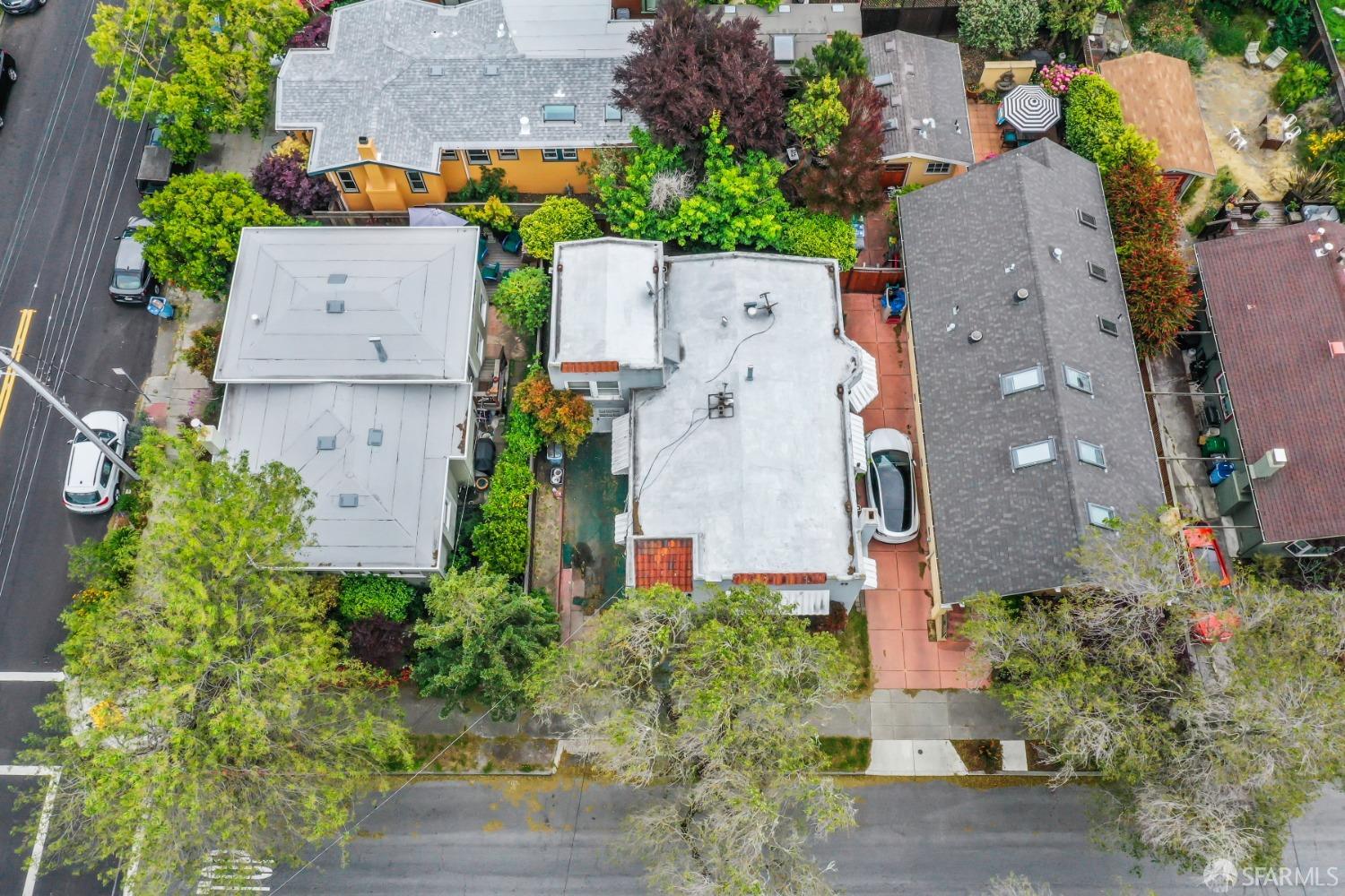 1646 Parker Street Berkeley, CA 94703 - Photo 31 of 33 an aerial view of residential houses with outdoor space