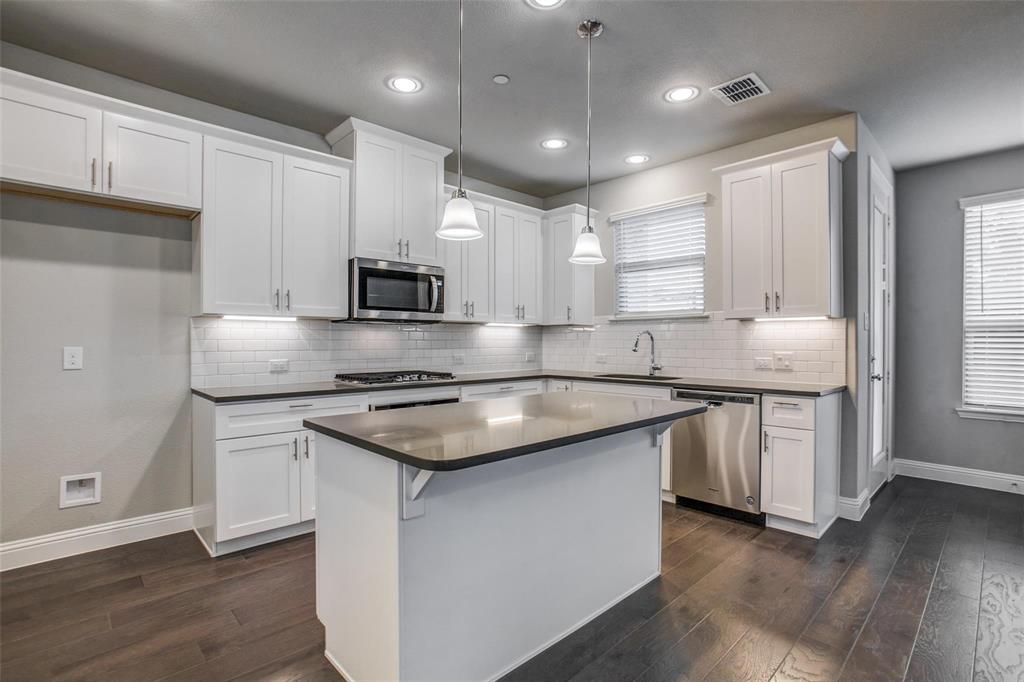 704 Reeves Lane Plano, TX 75075 - Photo 12 of 25