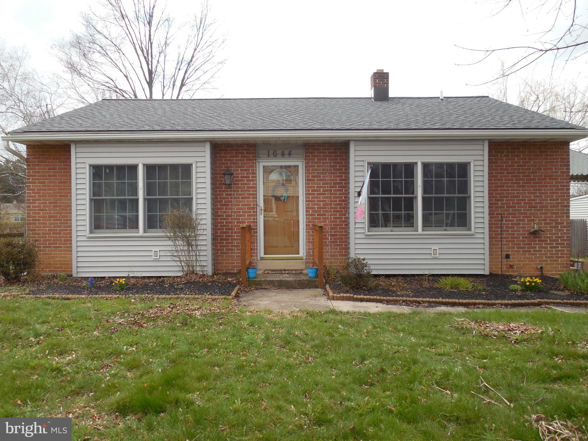 1644 Robert Road Lancaster, PA 17601 - Photo 1 of 14 Front View