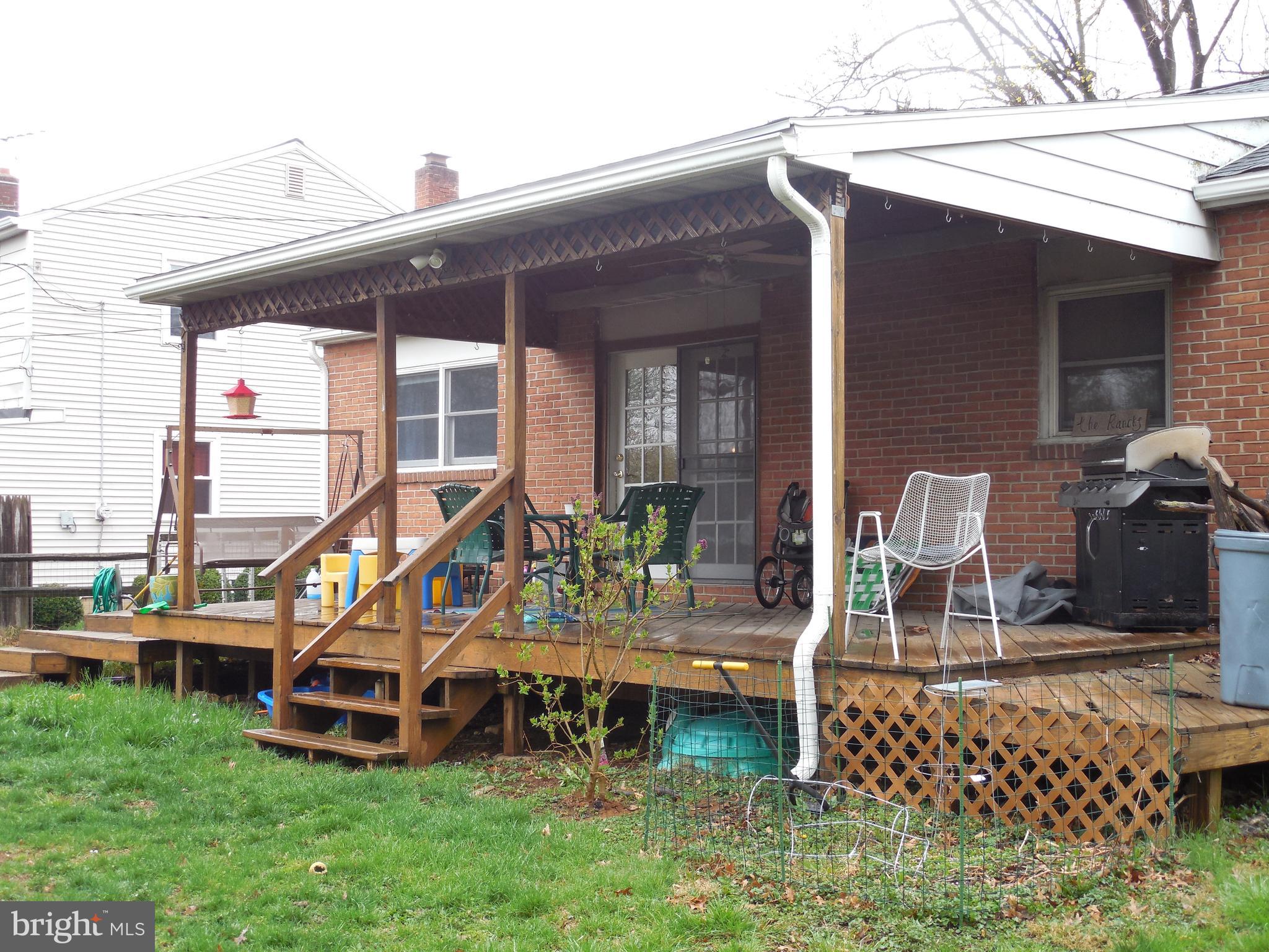 1644 Robert Road Lancaster, PA 17601 - Photo 13 of 14 2-Tiered Deck