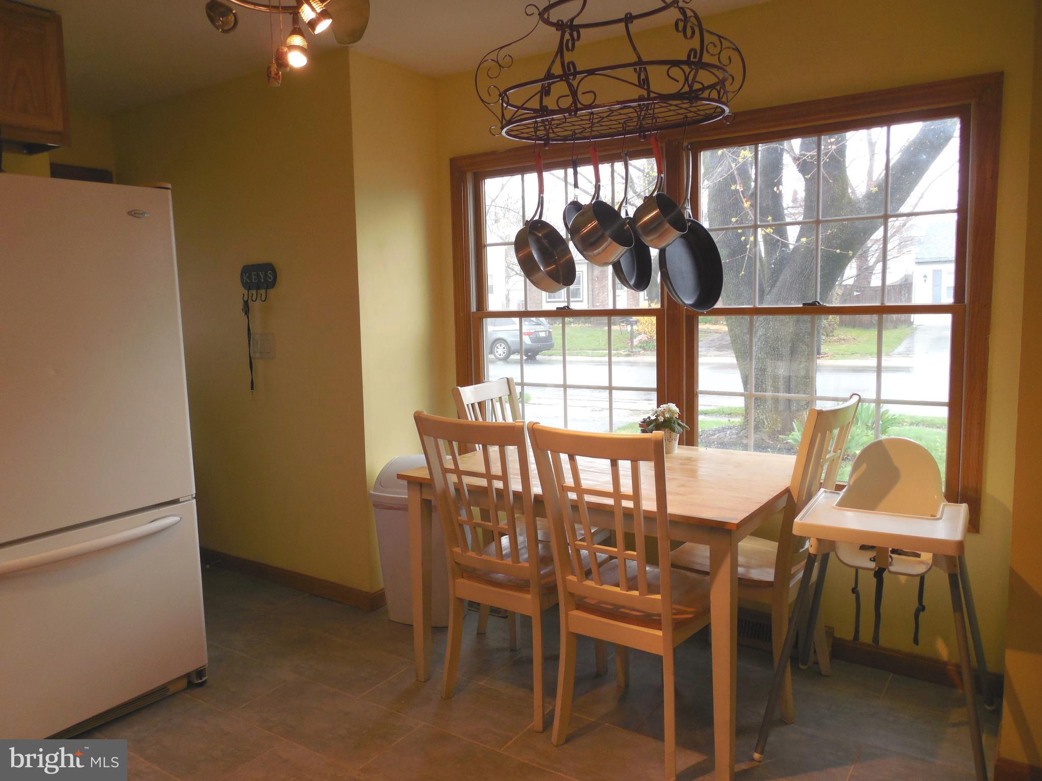 1644 Robert Road Lancaster, PA 17601 - Photo 5 of 14 Eat-In Kitchen