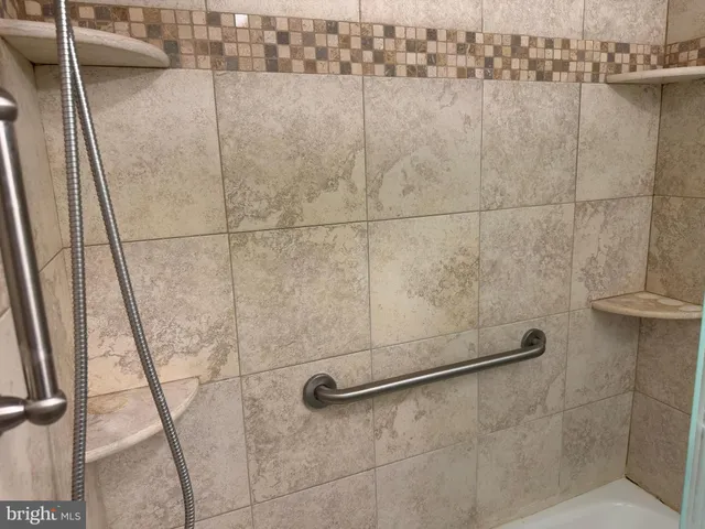 $107,500 | 100 East Glenolden Avenue, Unit R12, Glenolden, PA 19036