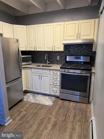 $107,500 | 100 East Glenolden Avenue, Unit R12, Glenolden, PA 19036