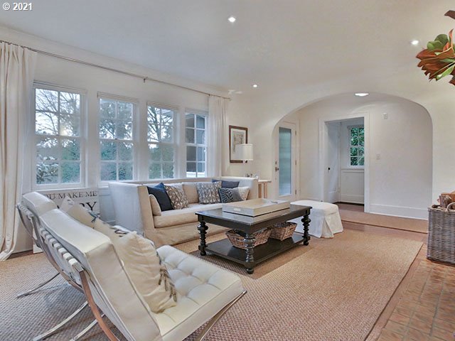 2800 Southwest Patton Road Portland, OR 97201 - Photo 2 of 24