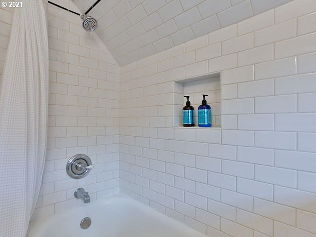 2800 Southwest Patton Road Portland, OR 97201 - Photo 15 of 24