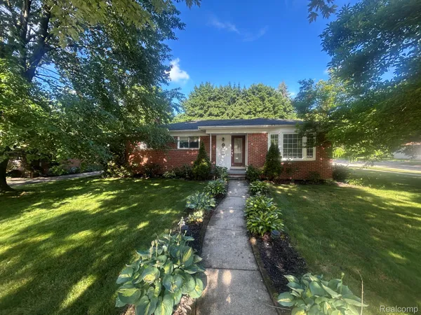 $3,000 | 760 South Evergreen Street, Plymouth, MI 48170