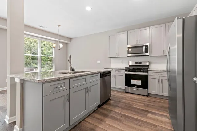 $2,350 | 1010 Valley Rock Drive, Lithonia, GA 30058