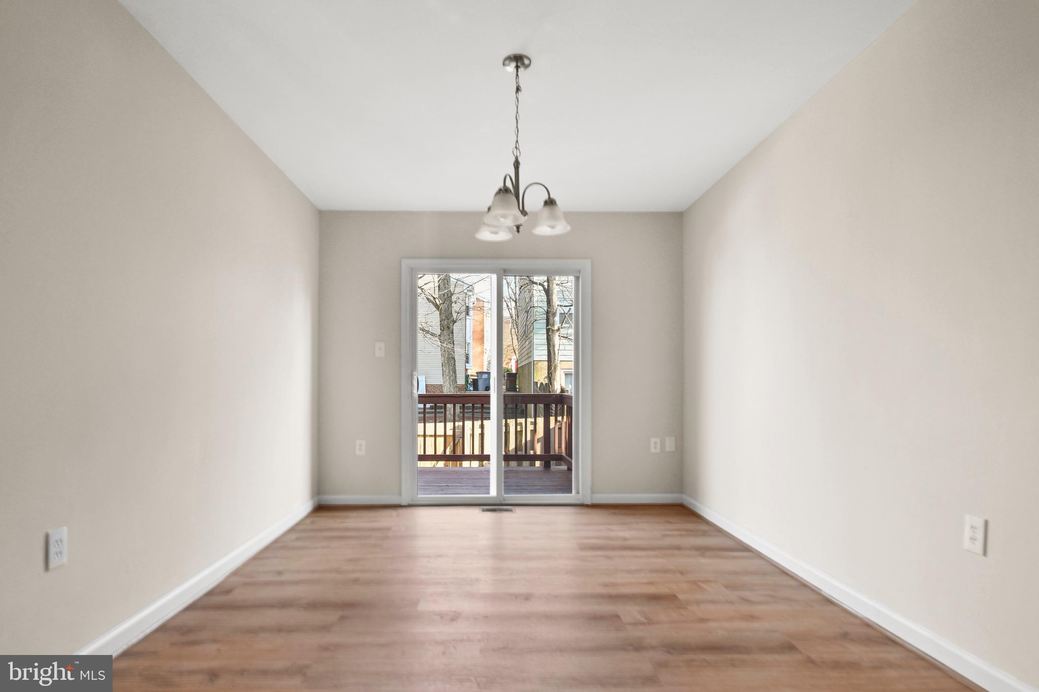 8479 Stonewall Road Manassas, VA 20110 - Photo 6 of 26 Gallery Image 6