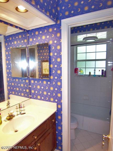 11636 Mandarin Terrace Road Jacksonville, FL 32223 - Photo 17 of 22 Upstairs guest full bath