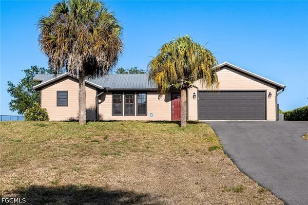 $399,000 | 550 Caloosa Estates Drive, LaBelle, FL 33935