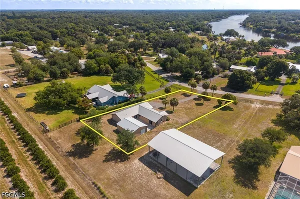 $399,000 | 550 Caloosa Estates Drive, LaBelle, FL 33935