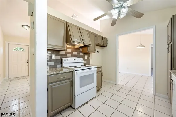 $399,000 | 550 Caloosa Estates Drive, LaBelle, FL 33935