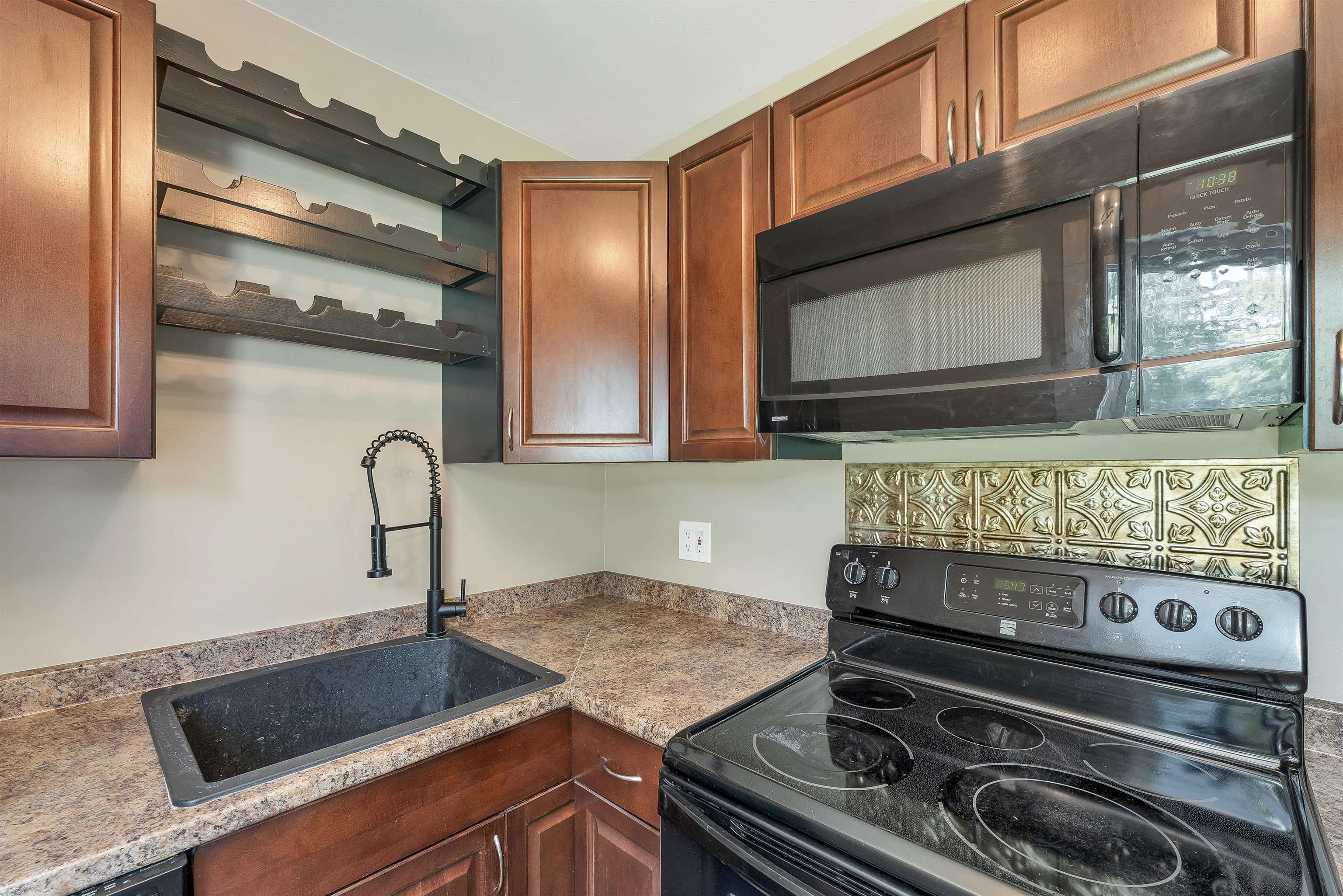 16 Brook Street Derry, NH 03038 - Photo 24 of 60