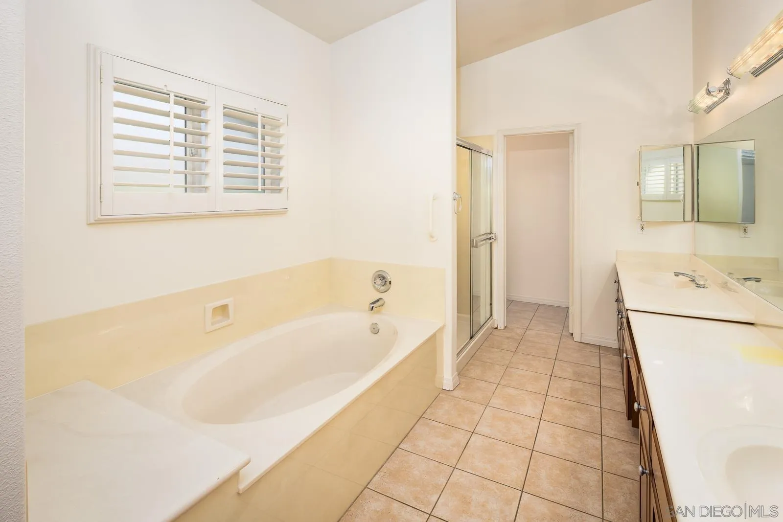 828 D Coronado, CA 92118 - Photo 15 of 24 a spacious bathroom with a bathtub and a shower