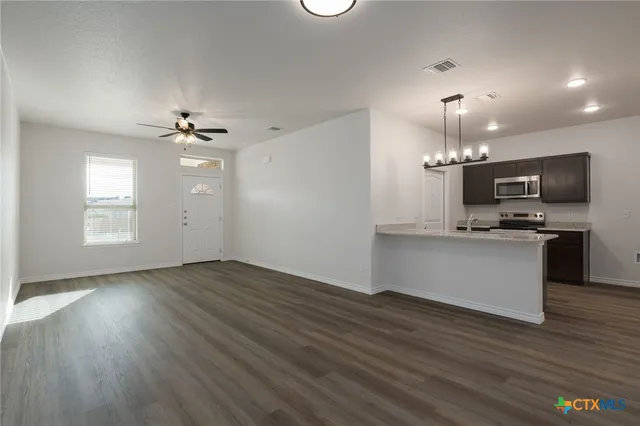 $390,000 | 118 Leon Lane, Copperas Cove, TX 76522