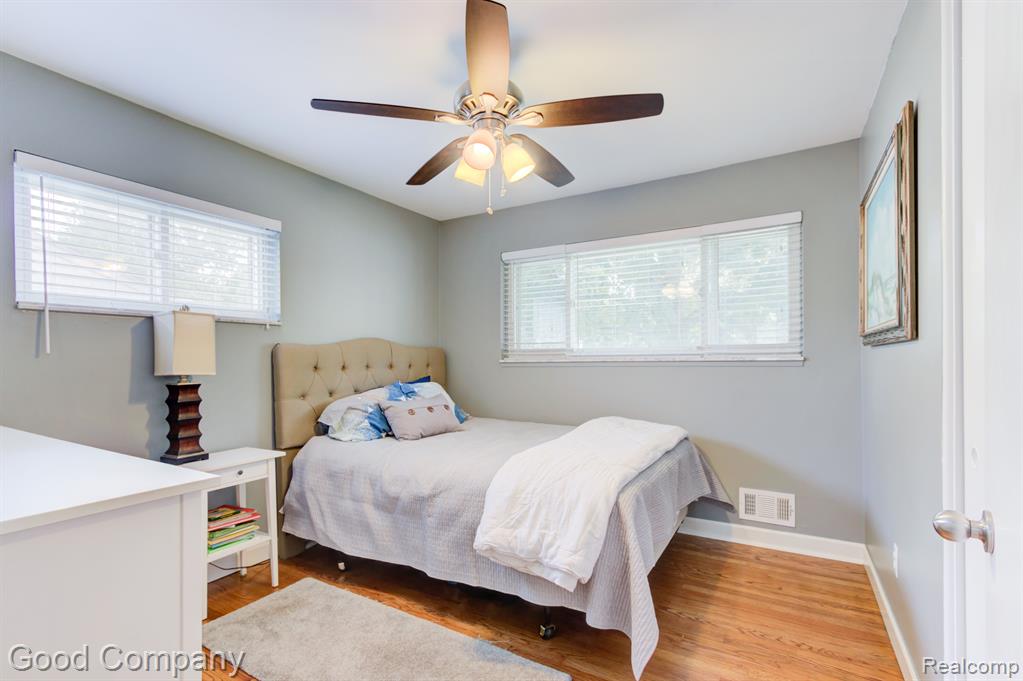 32040 Marblehead Road Farmington, MI 48336 - Photo 22 of 40