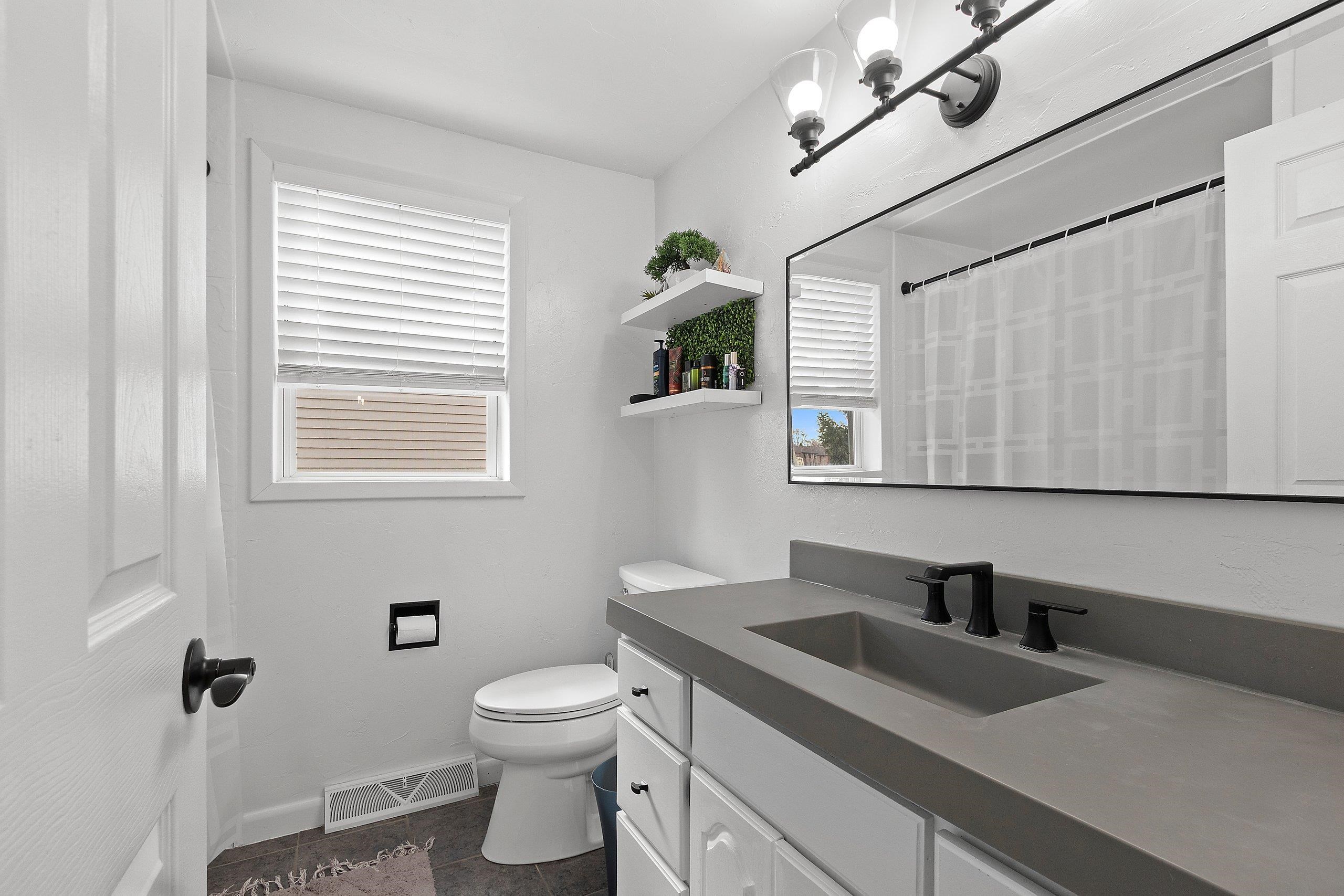 2562 Libal Street Green Bay, WI 54301 - Photo 18 of 55