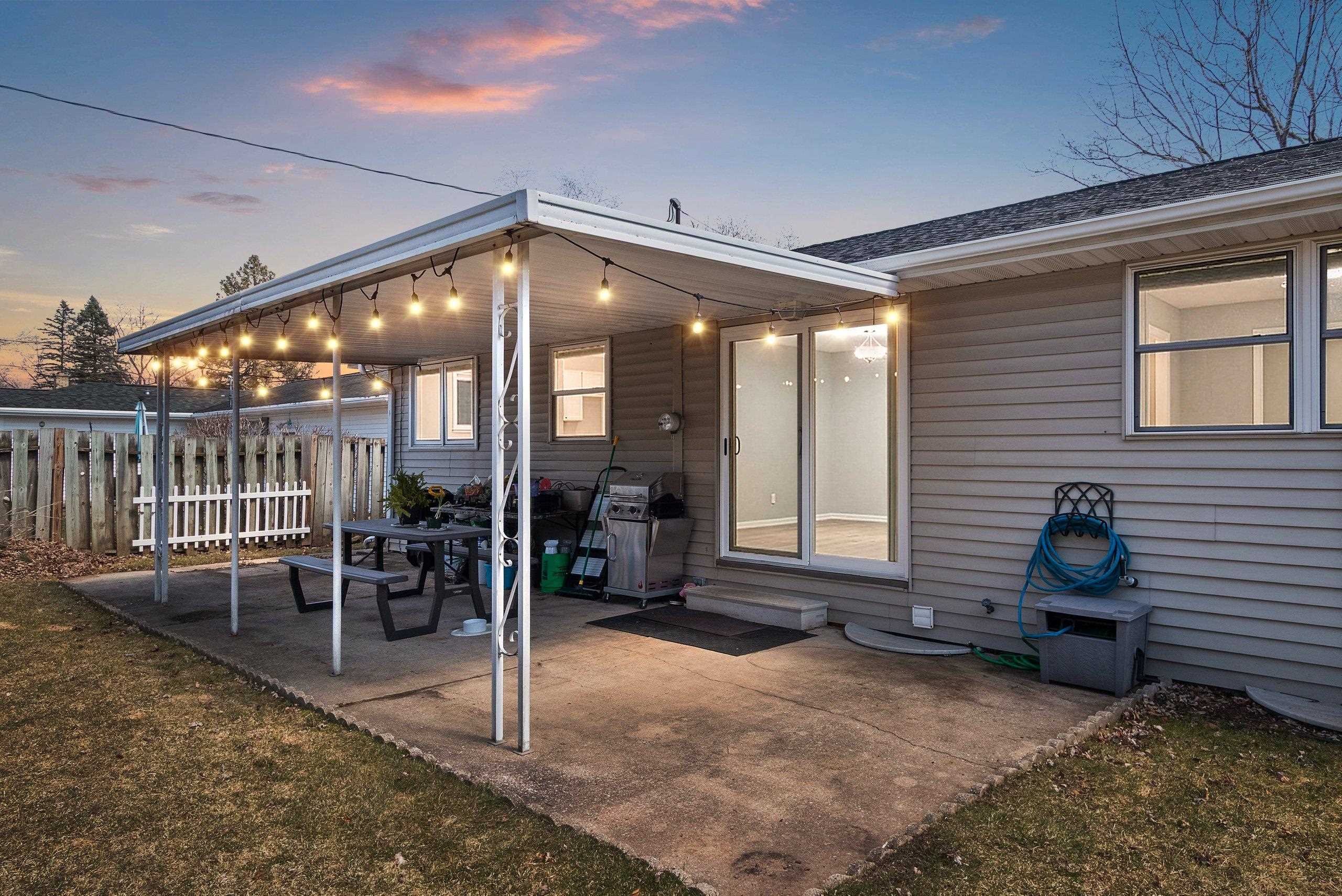 2562 Libal Street Green Bay, WI 54301 - Photo 2 of 55