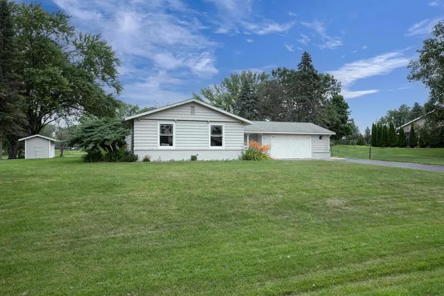$249,900 | 2942 Ridgeway Drive, Neenah, WI 54956