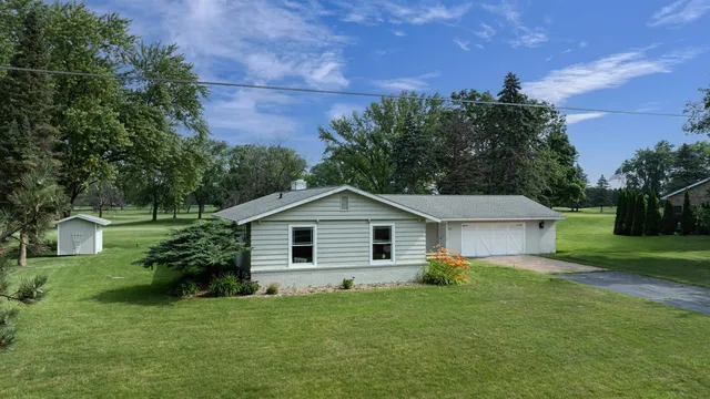 $249,900 | 2942 Ridgeway Drive, Neenah, WI 54956