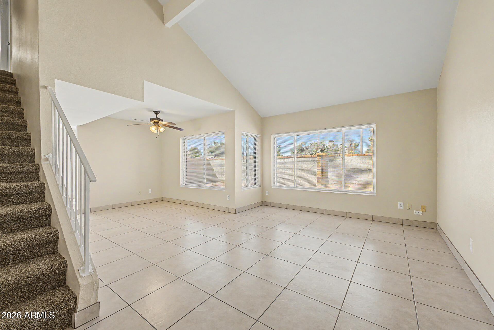 2415 West Greenway Road, Unit 3 Phoenix, AZ 85023 - Photo 5 of 40 06-Greenway