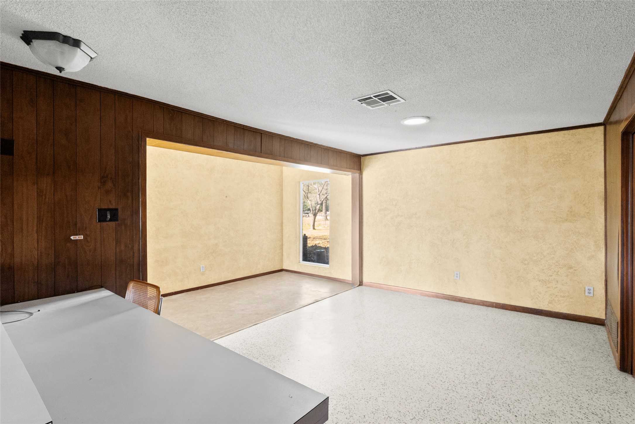 16121 Fm 2620 Road Bedias, TX 77831 - Photo 17 of 28 a view of an empty room with a window