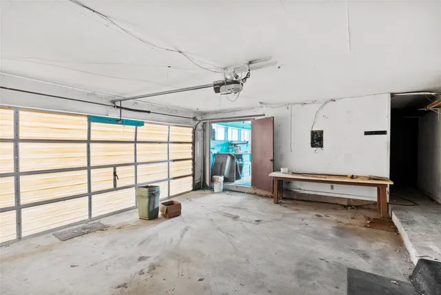 a house view with backyard space